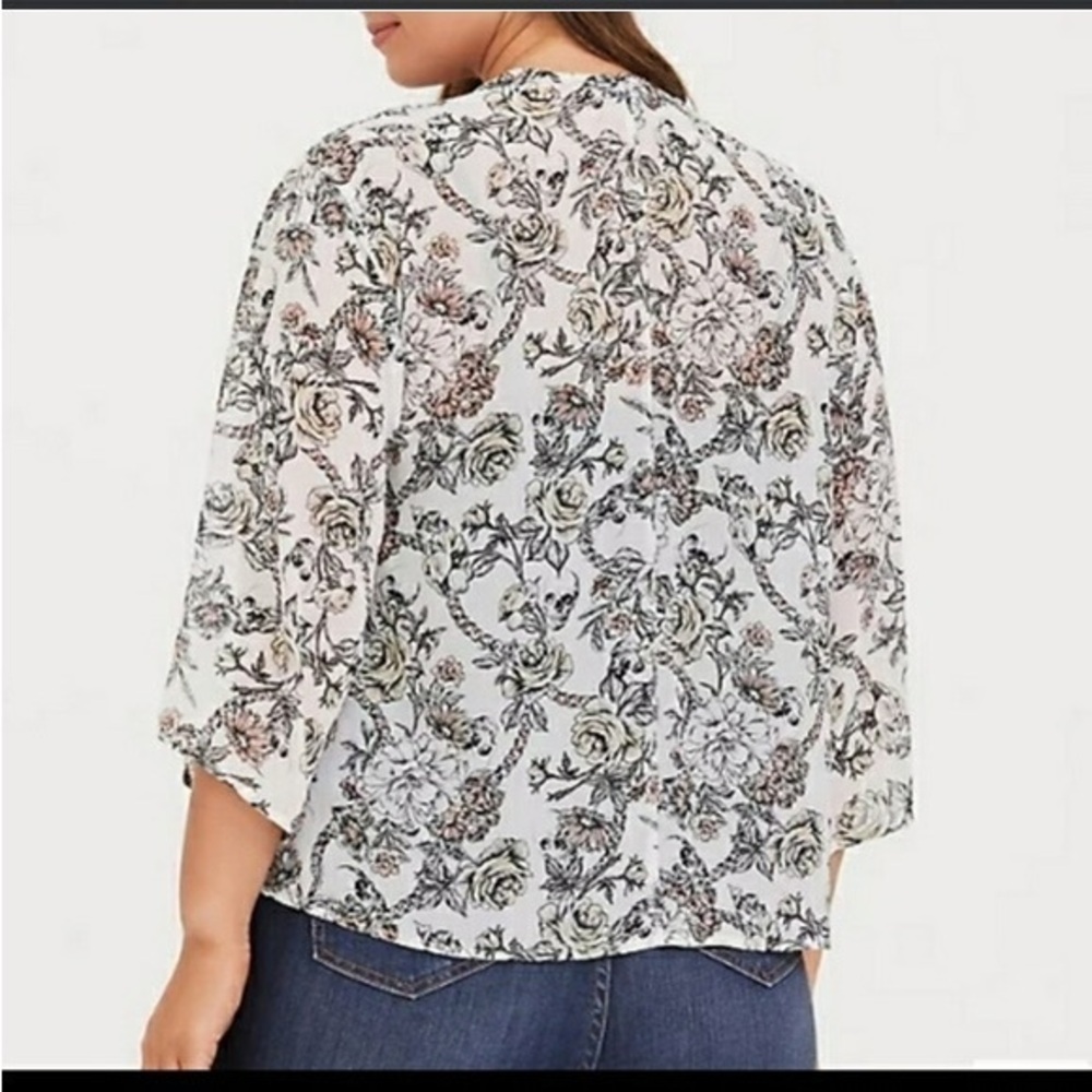 Women’s torrid 1/2 Floral Skull Cropped Chiffon Kimono Shrug 1X 2X 14 16 18 20